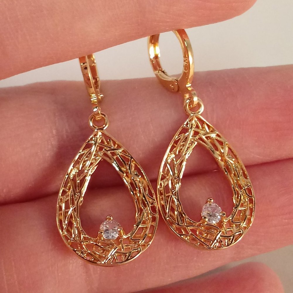 18K Yellow Gold Filled Diamond Zircon Hollow Weaved Leaf Dangle Earrings .11ctw